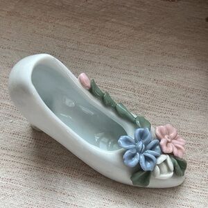 Vintage Floral Ceramic Women's Shoe Decor